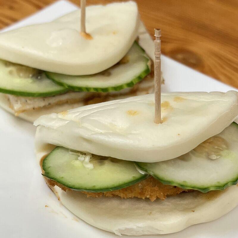 S11. Chicken Folded Buns